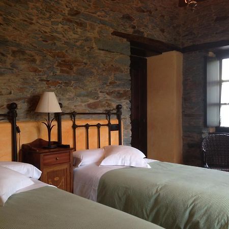 Casa De Aldea El Conceyu Pensionat Navia Eksteriør billede